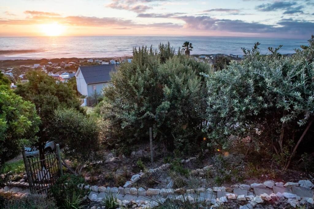 Serene Hide-Away With Ocean Views. Le Cap Extérieur photo